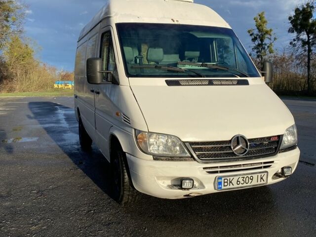 Білий Мерседес Sprinter, об'ємом двигуна 2.1 л та пробігом 80 тис. км за 7000 $, фото 1 на Automoto.ua