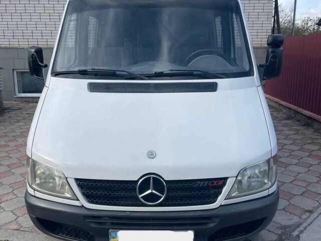 Белый Мерседес Sprinter, объемом двигателя 0.22 л и пробегом 551 тыс. км за 8700 $, фото 1 на Automoto.ua