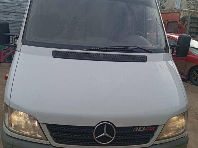 Белый Мерседес Sprinter, объемом двигателя 2.15 л и пробегом 700 тыс. км за 8600 $, фото 1 на Automoto.ua