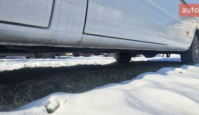 Белый Мерседес Sprinter, объемом двигателя 2.2 л и пробегом 370 тыс. км за 7777 $, фото 1 на Automoto.ua