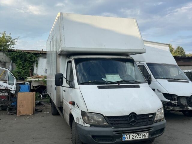 Белый Мерседес Sprinter, объемом двигателя 2.2 л и пробегом 500 тыс. км за 10000 $, фото 1 на Automoto.ua
