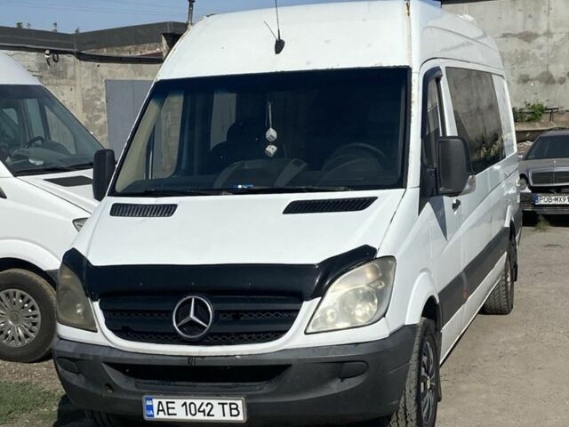 Белый Мерседес Sprinter, объемом двигателя 2.1 л и пробегом 200 тыс. км за 9700 $, фото 1 на Automoto.ua
