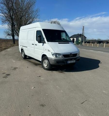 Белый Мерседес Sprinter, объемом двигателя 2.69 л и пробегом 356 тыс. км за 10500 $, фото 1 на Automoto.ua