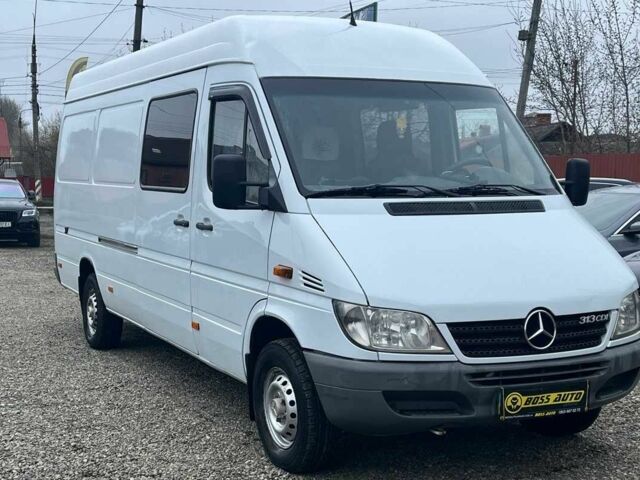 Белый Мерседес Sprinter, объемом двигателя 2.2 л и пробегом 561 тыс. км за 9500 $, фото 1 на Automoto.ua