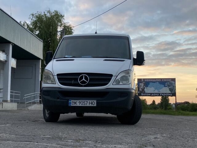Білий Мерседес Sprinter, об'ємом двигуна 2.1 л та пробігом 480 тис. км за 9700 $, фото 1 на Automoto.ua