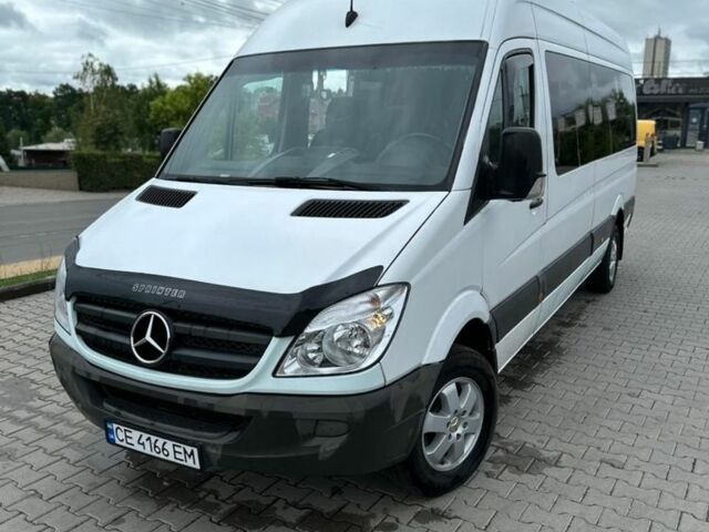 Белый Мерседес Sprinter, объемом двигателя 3 л и пробегом 470 тыс. км за 12900 $, фото 1 на Automoto.ua