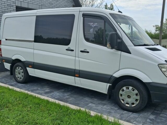Белый Мерседес Sprinter, объемом двигателя 0 л и пробегом 660 тыс. км за 11700 $, фото 1 на Automoto.ua