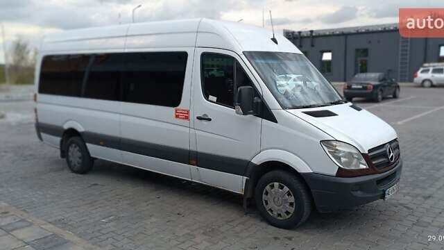 Белый Мерседес Sprinter, объемом двигателя 2.1 л и пробегом 670 тыс. км за 19000 $, фото 1 на Automoto.ua
