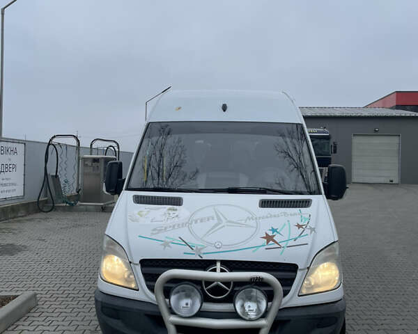 Білий Мерседес Sprinter, об'ємом двигуна 2.14 л та пробігом 343 тис. км за 10000 $, фото 1 на Automoto.ua