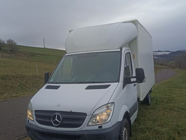 Белый Мерседес Sprinter, объемом двигателя 2.14 л и пробегом 353 тыс. км за 15000 $, фото 1 на Automoto.ua