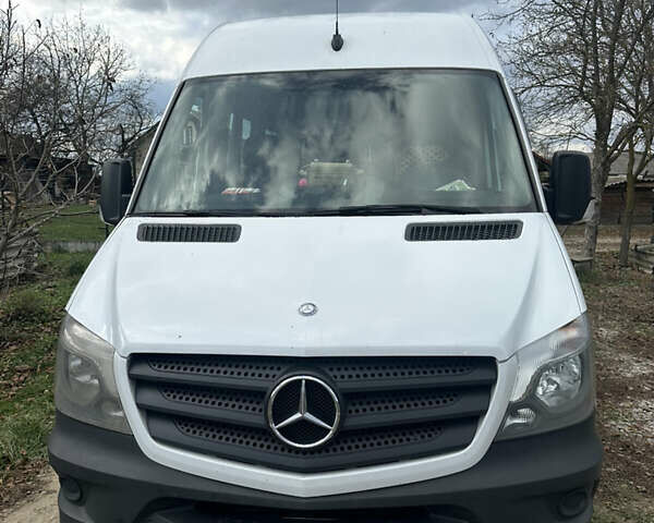 Белый Мерседес Sprinter, объемом двигателя 2.14 л и пробегом 499 тыс. км за 18700 $, фото 1 на Automoto.ua