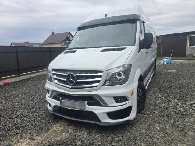 Белый Мерседес Sprinter, объемом двигателя 3 л и пробегом 290 тыс. км за 23600 $, фото 1 на Automoto.ua