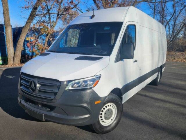 Белый Мерседес Sprinter, объемом двигателя 3 л и пробегом 48 тыс. км за 12000 $, фото 1 на Automoto.ua