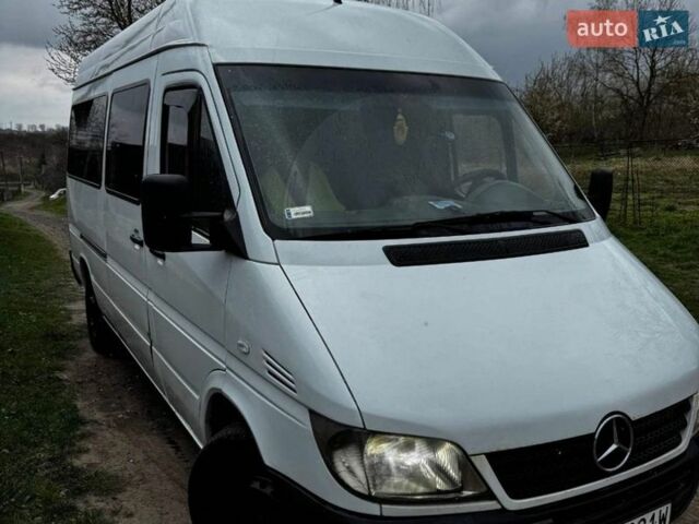Белый Мерседес Sprinter, объемом двигателя 2.2 л и пробегом 595 тыс. км за 4550 $, фото 1 на Automoto.ua