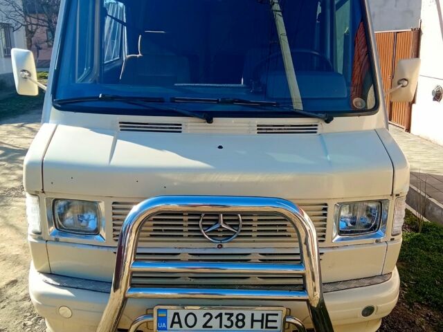 Білий Мерседес Sprinter, об'ємом двигуна 2.9 л та пробігом 500 тис. км за 5200 $, фото 1 на Automoto.ua