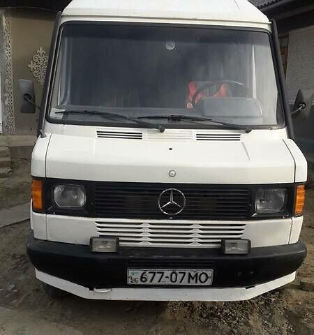 Белый Мерседес Sprinter, объемом двигателя 0 л и пробегом 360 тыс. км за 3300 $, фото 1 на Automoto.ua