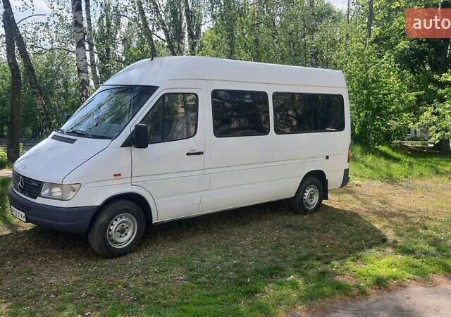 Белый Мерседес Sprinter, объемом двигателя 2.9 л и пробегом 540 тыс. км за 6200 $, фото 1 на Automoto.ua