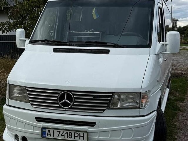Белый Мерседес Sprinter, объемом двигателя 2.87 л и пробегом 546 тыс. км за 10500 $, фото 1 на Automoto.ua