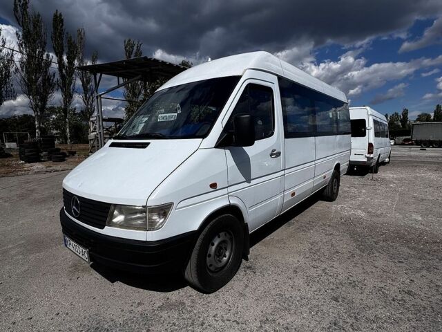 Білий Мерседес Sprinter, об'ємом двигуна 2.9 л та пробігом 200 тис. км за 9500 $, фото 1 на Automoto.ua