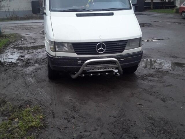 Білий Мерседес Sprinter, об'ємом двигуна 2.3 л та пробігом 190 тис. км за 4200 $, фото 1 на Automoto.ua