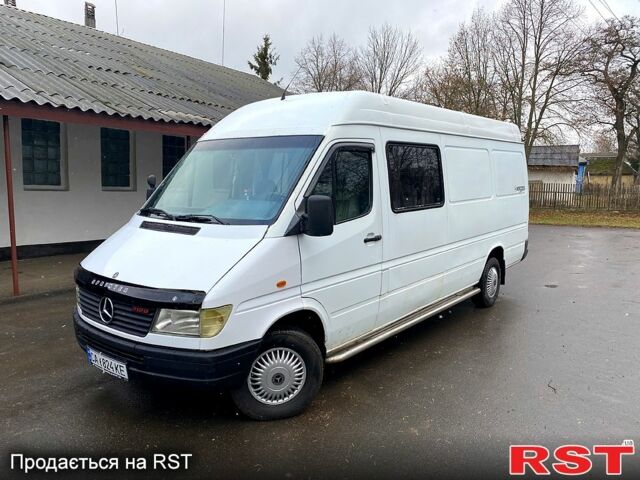 Белый Мерседес Sprinter, объемом двигателя 2.9 л и пробегом 425 тыс. км за 7000 $, фото 1 на Automoto.ua