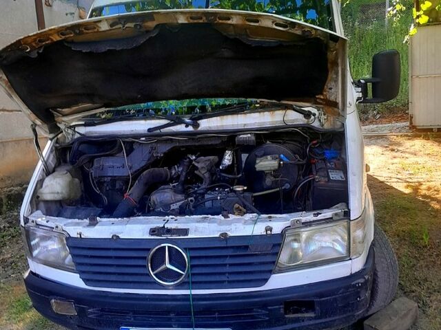 Білий Мерседес Sprinter, об'ємом двигуна 2.2 л та пробігом 4 тис. км за 2100 $, фото 1 на Automoto.ua