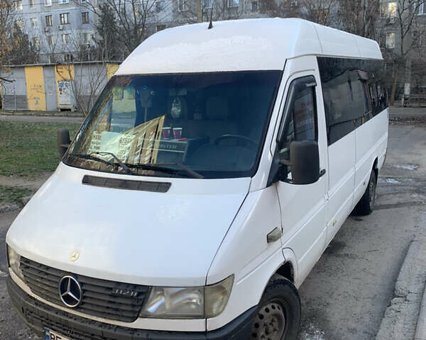 Белый Мерседес Sprinter, объемом двигателя 2.9 л и пробегом 403 тыс. км за 6500 $, фото 1 на Automoto.ua