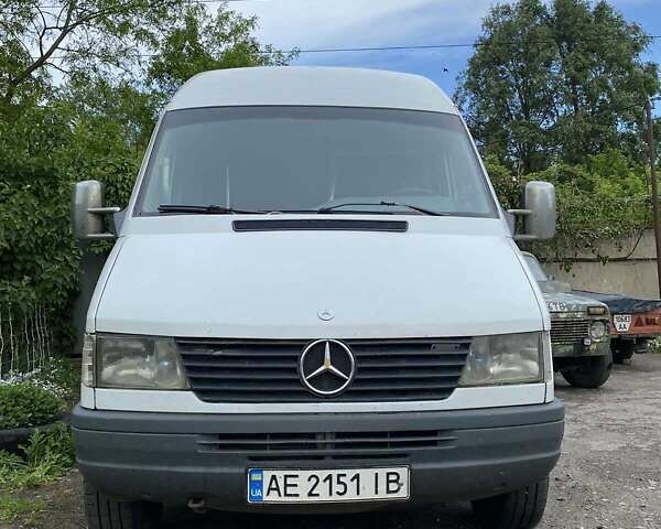 Белый Мерседес Sprinter, объемом двигателя 2.87 л и пробегом 398 тыс. км за 5500 $, фото 1 на Automoto.ua