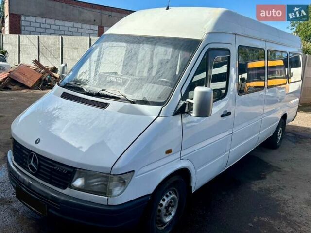 Білий Мерседес Sprinter, об'ємом двигуна 2.9 л та пробігом 211 тис. км за 6600 $, фото 1 на Automoto.ua
