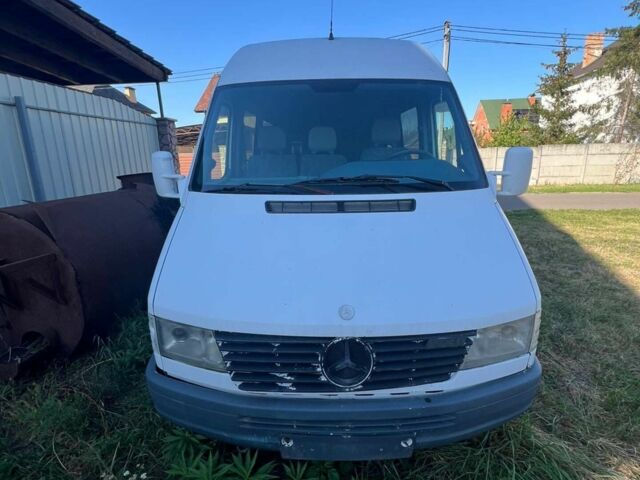 Белый Мерседес Sprinter, объемом двигателя 2.9 л и пробегом 350 тыс. км за 6800 $, фото 1 на Automoto.ua