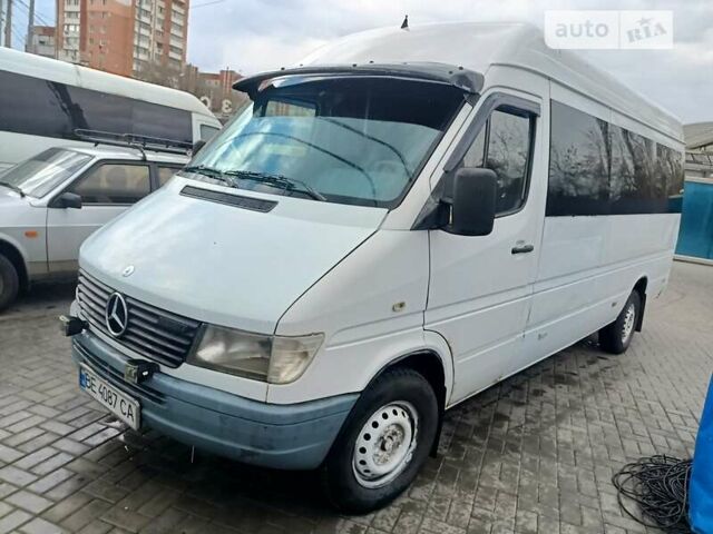 Белый Мерседес Sprinter, объемом двигателя 2.9 л и пробегом 570 тыс. км за 7000 $, фото 1 на Automoto.ua