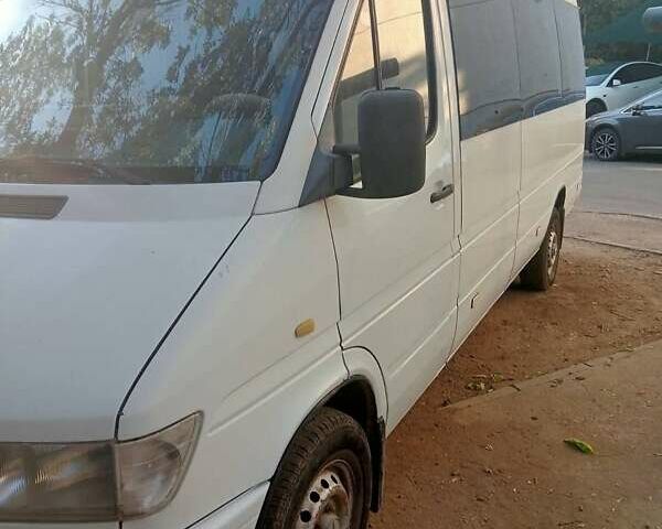 Мерседес Sprinter 1998 у Миколаєві на Automoto.ua Білий Мерседес Sprinter, об'ємом двигуна 2.87 л та пробігом 300 тис. км за 7000 $, фото 1 на Automoto.ua