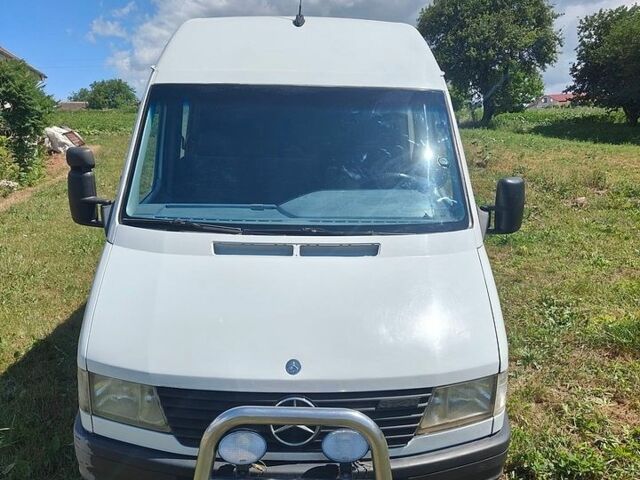 Білий Мерседес Sprinter, об'ємом двигуна 2.87 л та пробігом 974 тис. км за 5000 $, фото 1 на Automoto.ua