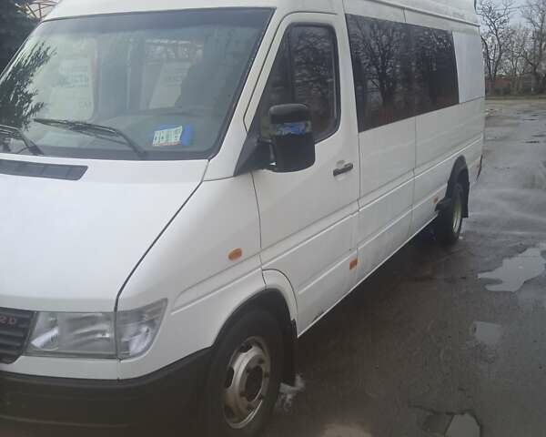 Белый Мерседес Sprinter, объемом двигателя 2.9 л и пробегом 100 тыс. км за 8500 $, фото 1 на Automoto.ua