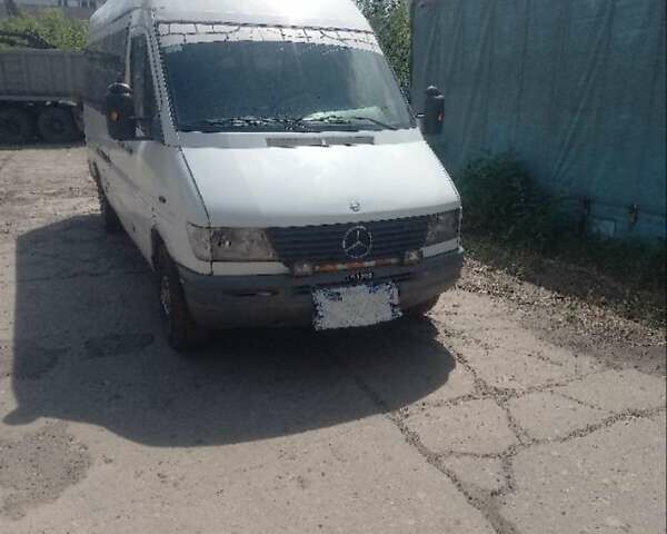 Белый Мерседес Sprinter, объемом двигателя 0 л и пробегом 1 тыс. км за 4999 $, фото 1 на Automoto.ua