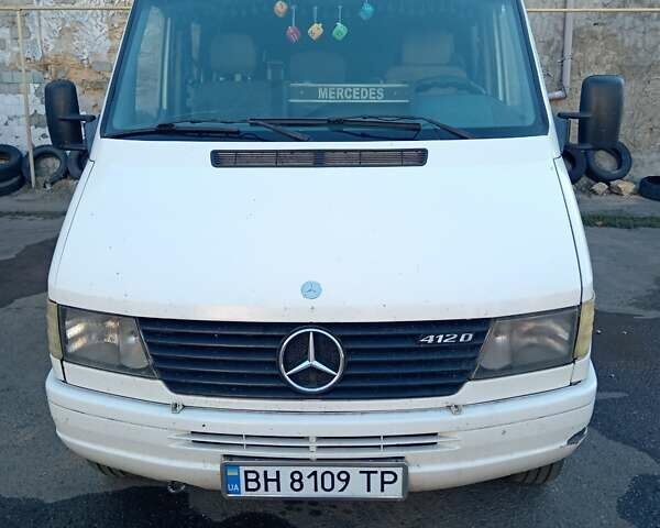 Белый Мерседес Sprinter, объемом двигателя 2.9 л и пробегом 320 тыс. км за 6400 $, фото 1 на Automoto.ua