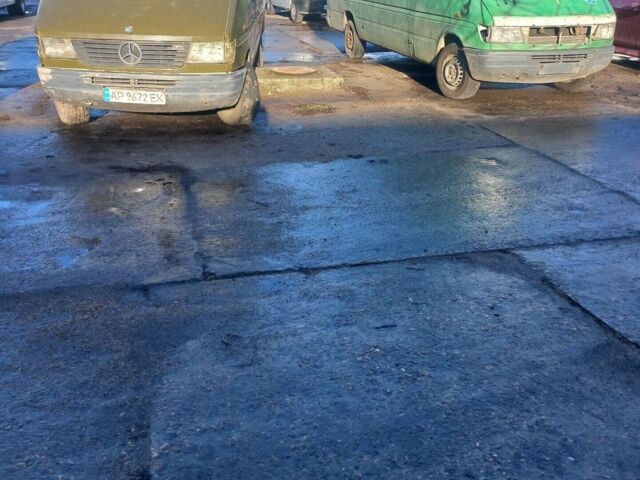Белый Мерседес Sprinter, объемом двигателя 2.9 л и пробегом 300 тыс. км за 5000 $, фото 1 на Automoto.ua