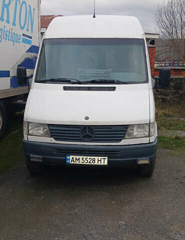 Белый Мерседес Sprinter, объемом двигателя 2.9 л и пробегом 700 тыс. км за 5000 $, фото 1 на Automoto.ua