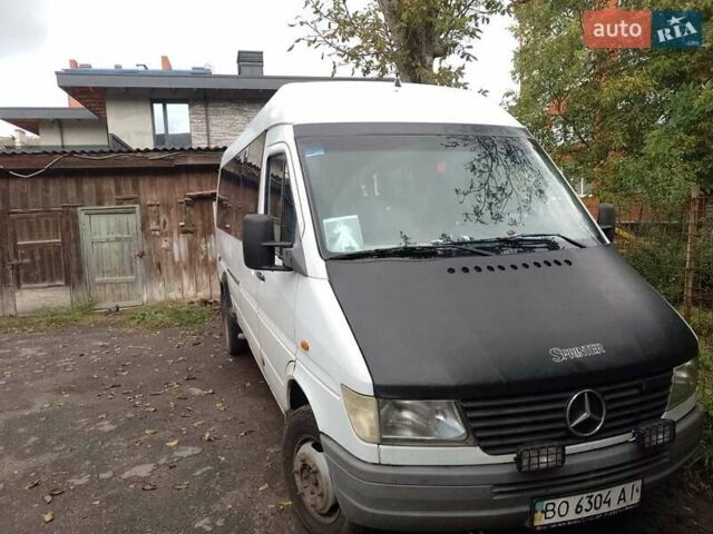 Белый Мерседес Sprinter, объемом двигателя 0 л и пробегом 700 тыс. км за 12000 $, фото 1 на Automoto.ua