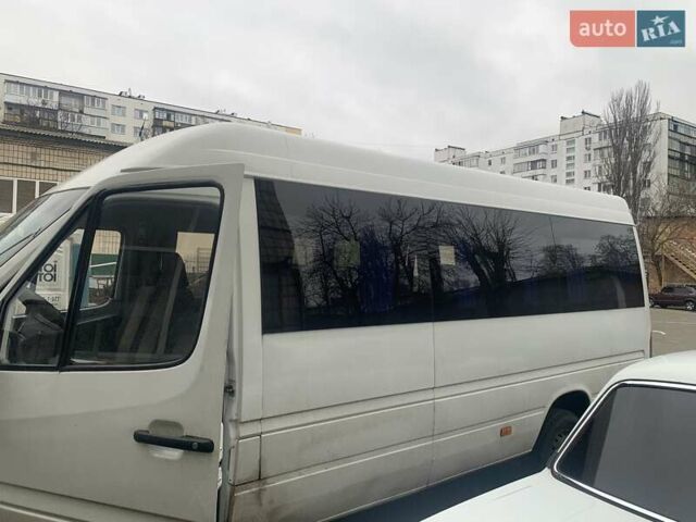Белый Мерседес Sprinter, объемом двигателя 2.9 л и пробегом 950 тыс. км за 9500 $, фото 1 на Automoto.ua