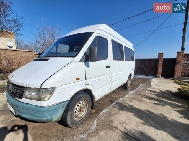 Білий Мерседес Sprinter, об'ємом двигуна 2.87 л та пробігом 380 тис. км за 3500 $, фото 1 на Automoto.ua