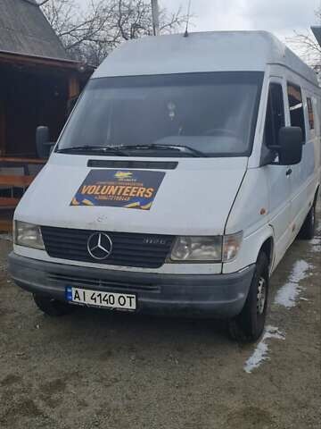 Белый Мерседес Sprinter, объемом двигателя 2.9 л и пробегом 350 тыс. км за 6800 $, фото 1 на Automoto.ua