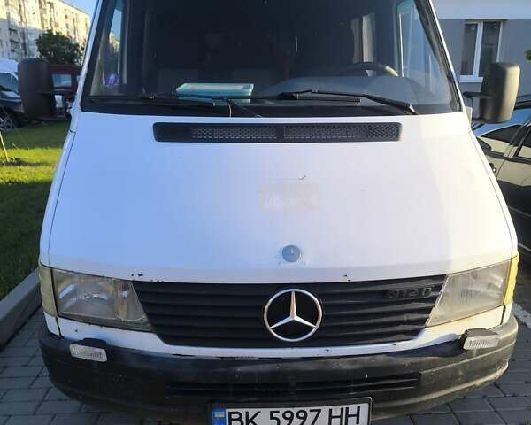 Белый Мерседес Sprinter, объемом двигателя 2.9 л и пробегом 540 тыс. км за 6200 $, фото 1 на Automoto.ua