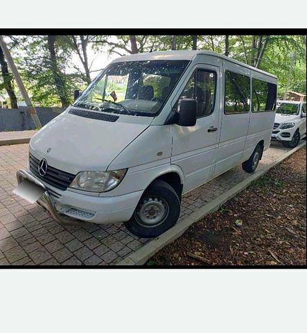 Белый Мерседес Sprinter, объемом двигателя 2.3 л и пробегом 450 тыс. км за 4499 $, фото 1 на Automoto.ua