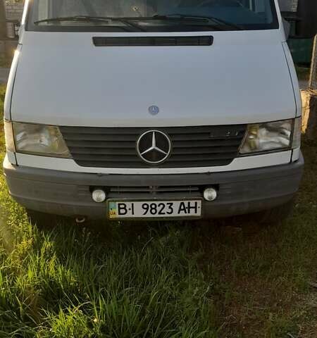 Білий Мерседес Sprinter, об'ємом двигуна 2.9 л та пробігом 300 тис. км за 5000 $, фото 1 на Automoto.ua