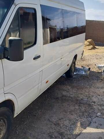 Белый Мерседес Sprinter, объемом двигателя 2.9 л и пробегом 250 тыс. км за 5300 $, фото 1 на Automoto.ua