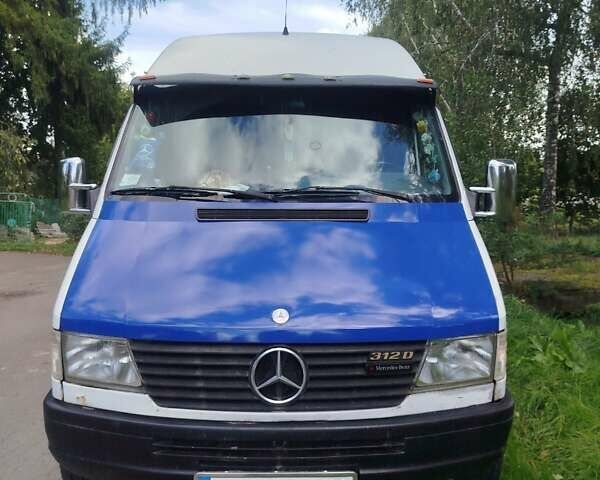 Белый Мерседес Sprinter, объемом двигателя 0 л и пробегом 284 тыс. км за 8500 $, фото 1 на Automoto.ua