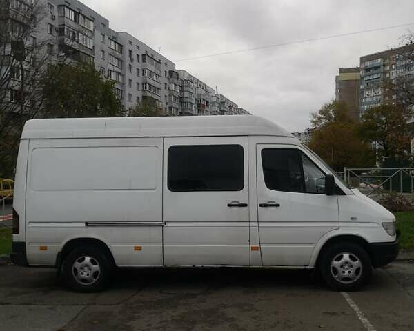 Белый Мерседес Sprinter, объемом двигателя 2.9 л и пробегом 500 тыс. км за 6500 $, фото 1 на Automoto.ua