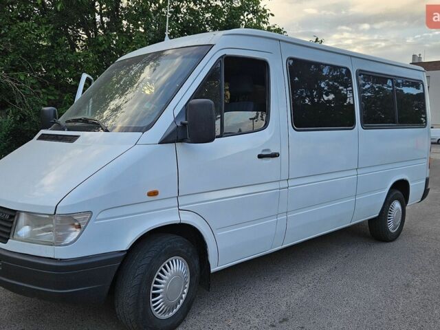 Білий Мерседес Sprinter, об'ємом двигуна 2.3 л та пробігом 300 тис. км за 9900 $, фото 1 на Automoto.ua