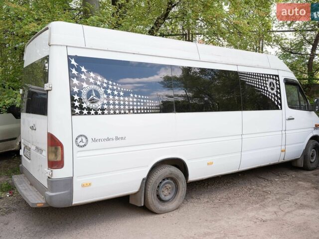 Белый Мерседес Sprinter, объемом двигателя 2.9 л и пробегом 300 тыс. км за 6500 $, фото 1 на Automoto.ua